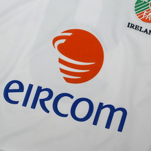 Load image into Gallery viewer, 2002/03 Duff #9 Ireland Vintage Umbro Home Football Shirt (S)5