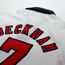 Load image into Gallery viewer, 1997/99 Beckham #7 England Vintage Umbro Home Football Shirt (L/XL) WC 199813
