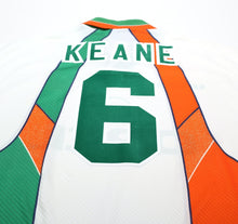 Load image into Gallery viewer, 1994/96 KEANE #6 Ireland Vintage Umbro Away Football Shirt (L)