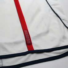 Load image into Gallery viewer, 2001/03 Beckham #7 England Vintage Umbro Home Greece Football Shirt (XL)8