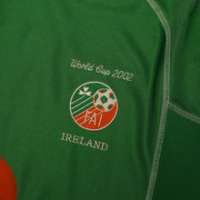 Load image into Gallery viewer, 2002/03 Robbie Keane #10 Ireland Vintage Umbro Home Football Shirt (M) 2002 WC7