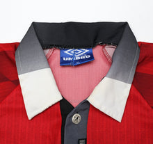 Load image into Gallery viewer, 1996/98 CANTONA #7 Manchester United Vintage Umbro Home Football Shirt (XL)