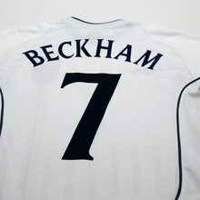 Load image into Gallery viewer, 2001/03 Beckham #7 England Vintage Umbro L/S Home Greece Football Shirt (S)10