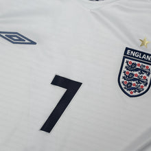 Load image into Gallery viewer, 2005/07 Beckham #7 England Vintage Umbro Home Football Shirt (XL) World Cup 2006