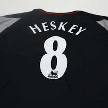 Load image into Gallery viewer, 2002/04 Heskey #8 Liverpool Vintage Reebok Away Football Shirt (XL)9