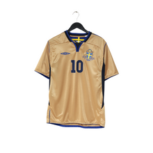 Load image into Gallery viewer, 2004/05 IBRAHIMOVIC #10 Sweden Vintage Umbro Centenary Football Shirt (M/L)0