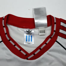 Load image into Gallery viewer, 1991 Hughes #10 Manchester United adidas Cup Winners Cup Football Shirt (L)14