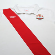 Load image into Gallery viewer, 2010/11 Southampton Vintage Umbro Centenary Home Shirt (XL)3