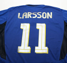 Load image into Gallery viewer, 2004/05 LARSSON #11 Sweden Vintage Umbro L/S Away Football Shirt (M)