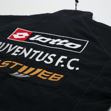 Load image into Gallery viewer, 2002/03 Juventus Vintage Lotto Football Track Top Jacket (L)10