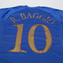 Load image into Gallery viewer, 2004/06 Baggio #10 Italy Vintage PUMA Home Football Shirt (S)9