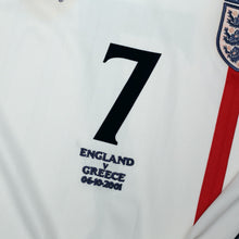 Load image into Gallery viewer, 2001/03 Beckham #7 England Vintage Umbro Home Greece Football Shirt (XL)5