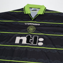 Load image into Gallery viewer, 1999/00 Viduka #36 Celtic Vintage Umbro Away Football Shirt (XL)2
