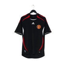 Load image into Gallery viewer, 2021/22 RONALDO #7 Manchester United adidas Teamgeist Football Shirt (M)1
