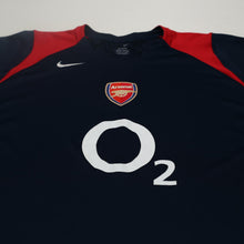 Load image into Gallery viewer, 2004/05 Arsenal Vintage Nike Total 90 Football Training Shirt Top (XXL)3