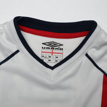 Load image into Gallery viewer, 2001/03 Beckham #7 England Vintage Umbro Home Greece Football Shirt (S) WC 200216