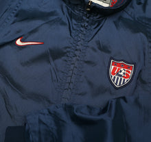 Load image into Gallery viewer, 2002/03 USA Vintage Nike Football Training Jacket (M) USMT6