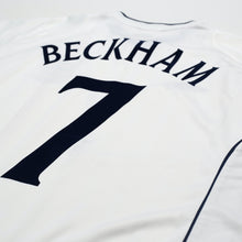 Load image into Gallery viewer, 2001/03 Beckham #7 England Vintage Umbro Home Greece Football Shirt (XL)11