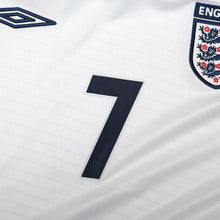 Load image into Gallery viewer, 2005/07 Beckham #7 England Vintage Umbro Home Football Shirt (L) WC 20067
