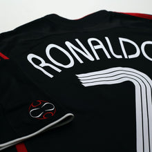 Load image into Gallery viewer, 2021/22 Ronaldo #7 Manchester United adidas Teamgeist Football Shirt (L)12