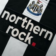 Load image into Gallery viewer, 2007/09 Martins #9 Newcastle United Vintage adidas Home Football Shirt (M)7