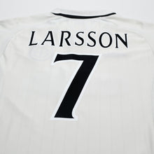 Load image into Gallery viewer, 2001/02 Larsson #7 Celtic Vintage Umbro Away Football Shirt (M)8