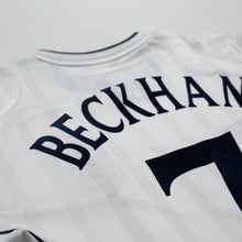Load image into Gallery viewer, 2001/03 Beckham #7 England Vintage Umbro Home L/S Greece Football Shirt (M)