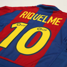 Load image into Gallery viewer, 2002/03 Riquelme #10 Barcelona Vintage Nike Home Football Shirt (M)11