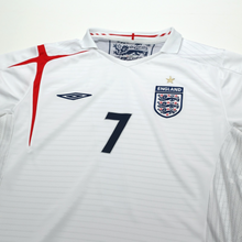 Load image into Gallery viewer, 2005/07 Beckham #7 England Vintage Umbro Home Football Shirt (L) WC 20062