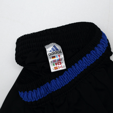 Load image into Gallery viewer, 1999/01 Newcastle United Vintage adidas Home Kit Football Shorts (S) 32" Waist6