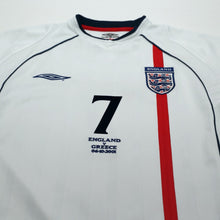 Load image into Gallery viewer, 2001/03 Beckham #7 England Vintage Umbro Home Greece Football Shirt (M)3