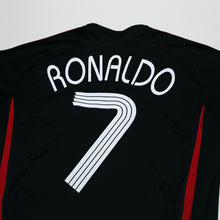 Load image into Gallery viewer, 2021/22 RONALDO #7 Manchester United adidas Teamgeist Football Shirt (M)8
