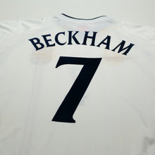 Load image into Gallery viewer, 2001/03 Beckham #7 England Vintage Umbro Home Greece Football Shirt (XL)11