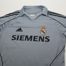 Load image into Gallery viewer, 2005/06 Zidane #5 Real Madrid Vintag adidas Third Football Shirt (M)2