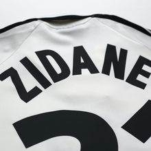 Load image into Gallery viewer, 1998/99 Zidane #21 Juventus Vintage Kappa Away Football Shirt (L)12