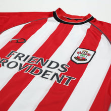 Load image into Gallery viewer, 2003/05 Crouch #14 Southampton Vintage Saints Home Football Shirt (S)4
