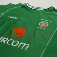 Load image into Gallery viewer, 2002/03 Robbie Keane #10 Ireland Vintage Umbro Home Football Shirt (M) 2002 WC4