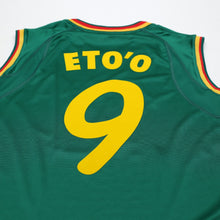 Load image into Gallery viewer, 2002 Eto'o #9 Cameroon Vintage PUMA Football Shirt Vest (M) World Cup9