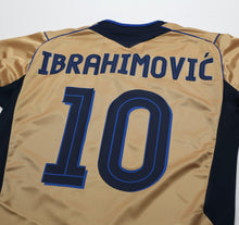 Load image into Gallery viewer, 2004/05 IBRAHIMOVIC #10 Sweden Vintage Umbro Centenary Football Shirt (M/L)10