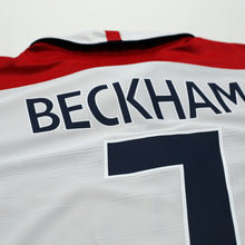 Load image into Gallery viewer, 2003/05 Beckham #7 England Vintage Umbro Home Football Shirt (L) EURO 20049