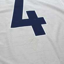 Load image into Gallery viewer, 2003/05 Gerrard #4 England Vintage Umbro Home Football Shirt (M) EURO 200415