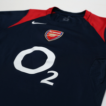Load image into Gallery viewer, 2004/05 Arsenal Vintage Nike Total 90 Football Training Shirt Top (S)4