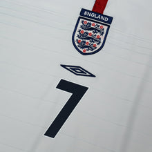 Load image into Gallery viewer, 2003/05 Beckham #7 England Vintage Umbro Home Football Shirt (L) EURO 200413