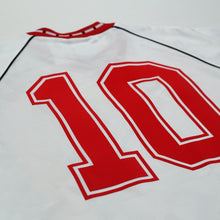Load image into Gallery viewer, 1991 Hughes #10 Manchester United adidas Cup Winners Cup Football Shirt (L)12