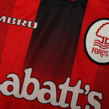 Load image into Gallery viewer, 1996/98 Pearce #3 Nottingham Forest Vintage Umbro Home Football Shirt (XL)8