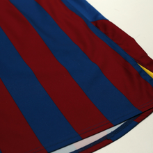 Load image into Gallery viewer, 2005/06 Ronaldinho #10 Barcelona Vintage Nike Home Football Shirt (M)8