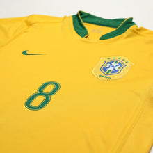 Load image into Gallery viewer, 2006/08 Kaka #8 Brazil Vintage Nike World Cup 06 Home Football Shirt (M)4