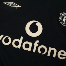 Load image into Gallery viewer, 2000/01 Keane #16 Manchester United Vintage Umbro Third Football Shirt (L)5
