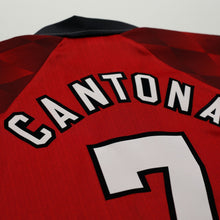 Load image into Gallery viewer, 1996/98 Cantona #7 Manchester United Vintage Umbro Home Football Shirt (S)10