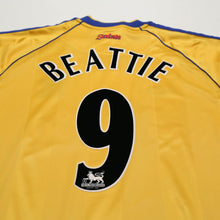 Load image into Gallery viewer, 2002/04 Beattie #9 Southampton Vintage Saints Away Football Shirt (M)9